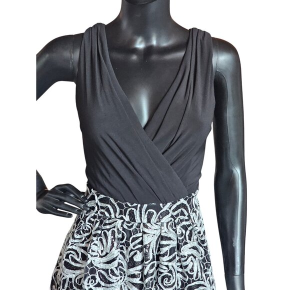Black/White 3D Applique Cocktail Dress - R&M Richards - Picture 5 of 11